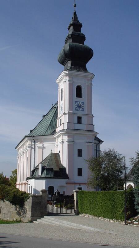 Bild der Ortsweiher Kirche von vorne